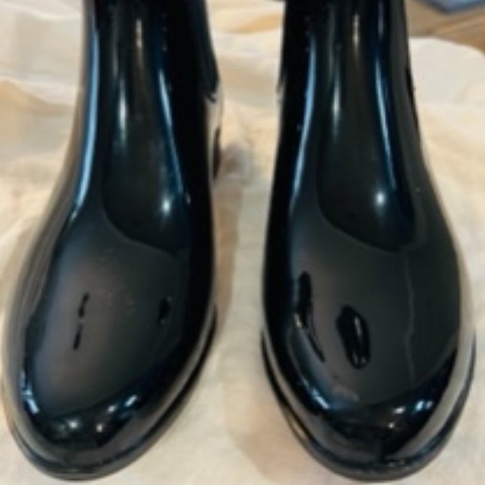 Michael Kors Rainboots - Picture 2 of 5